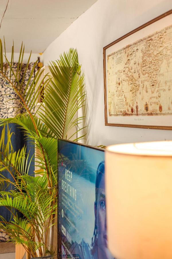 Bed and Breakfast Palm Springs Bed & Breakfast Limbe Exteriér fotografie