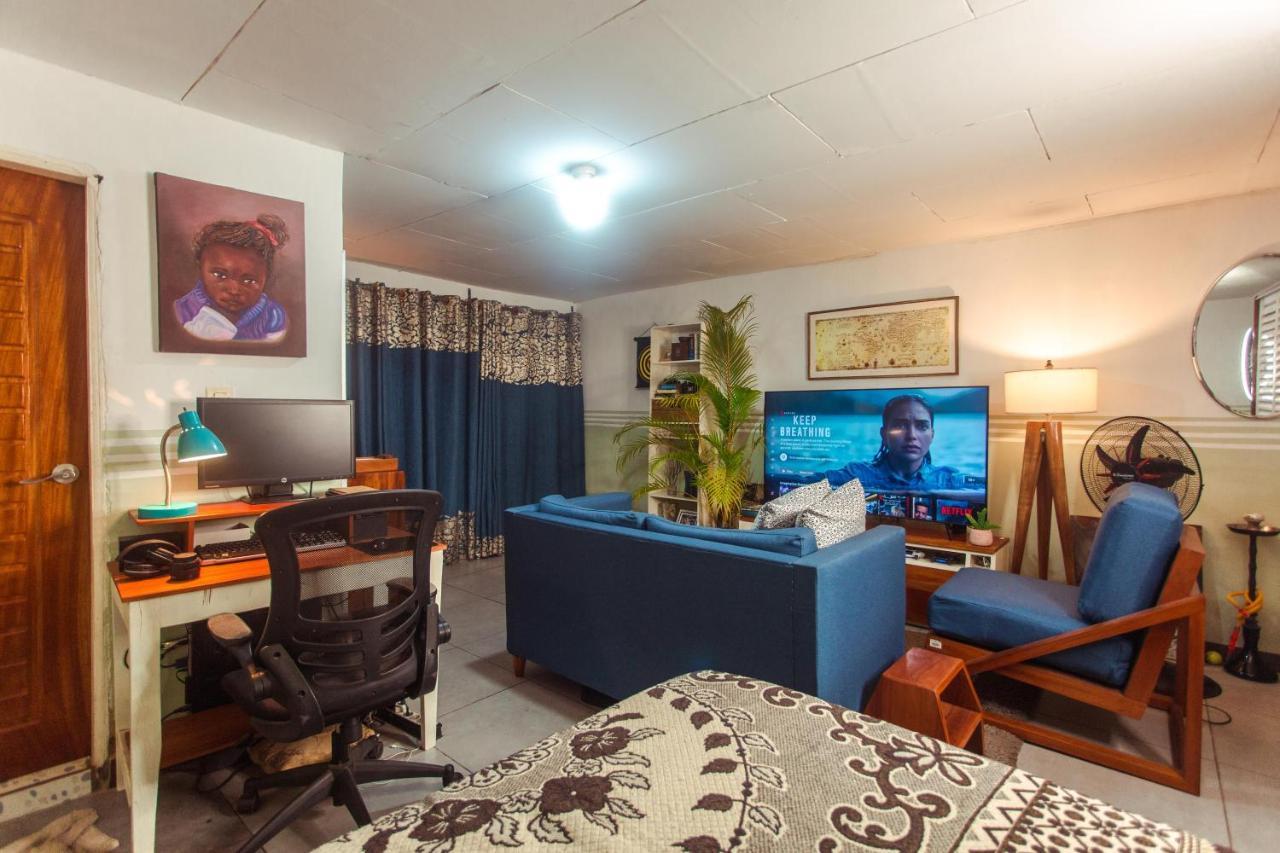 Bed and Breakfast Palm Springs Bed & Breakfast Limbe Exteriér fotografie